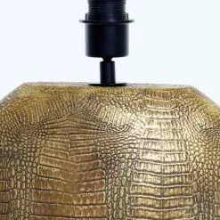 Kullan Värinen Pöytävalaisin Skeld -812 -Ruokapöydät Verkäufe kullan varinen poytavalaisin skeld lk