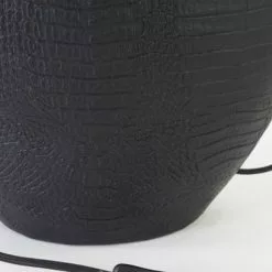 Musta Pöytävalaisin Skeld -812 -Ruokapöydät Verkäufe musta poytavalaisin kilpikonnakuviolla lk2