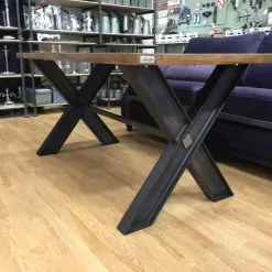 Ruokapöytä X-Rautajalalla ( I-palkki) 6 Ruokapöytä X-Rautajalalla ( I-palkki) -Ruokapöydät Verkäufe x rautajalkainen ruokap yt intarsia kansi